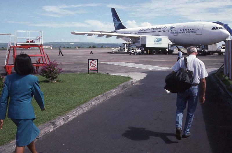 WT 0600 101-17 Indonesia Bali Airport.jpg